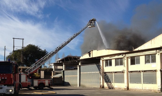 Incendio en la nave de Intorfrisa
