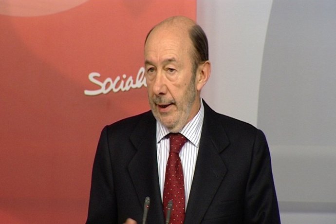 Rubalcaba cuestiona la recuperación que anuncia Rajoy