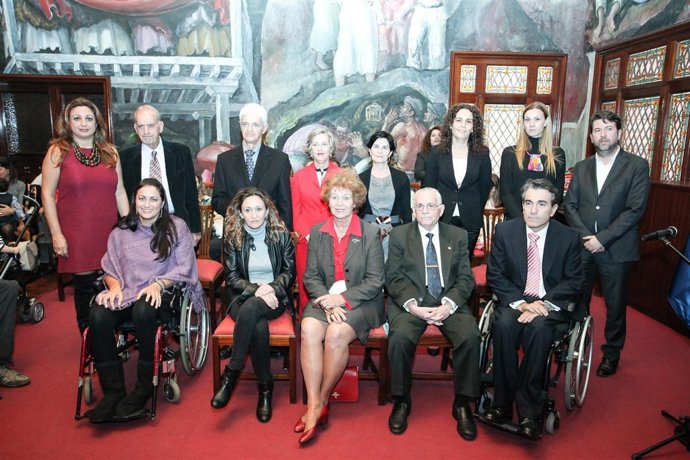 Valido y Alonso con los premiados