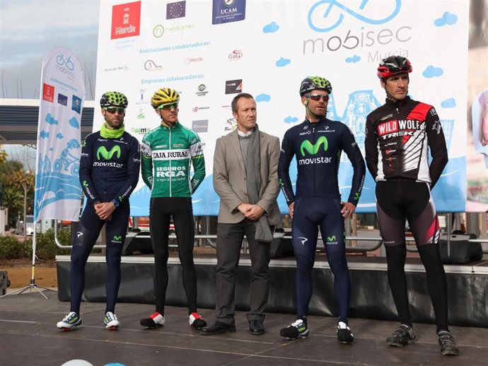 Alejandro Valverde, José Joaquín Rojas, Luis León y Fran Pérez, con Mobisec