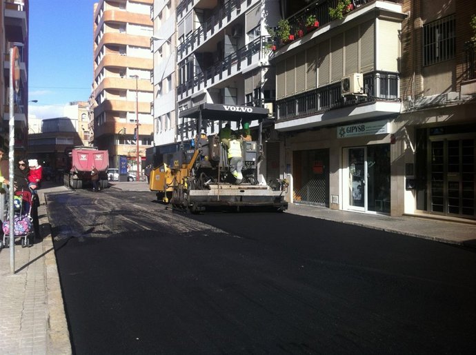 Tareas de asfaltado en Los Remedios