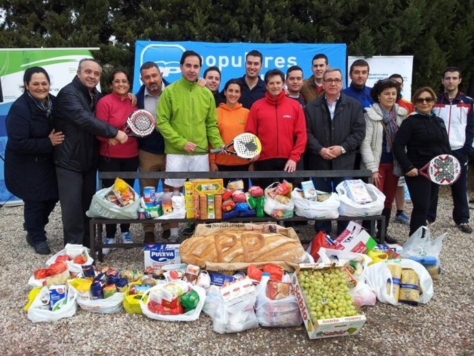 El PP de Lorca recoge más de 250 kilogramos de alimentos para Cáritas