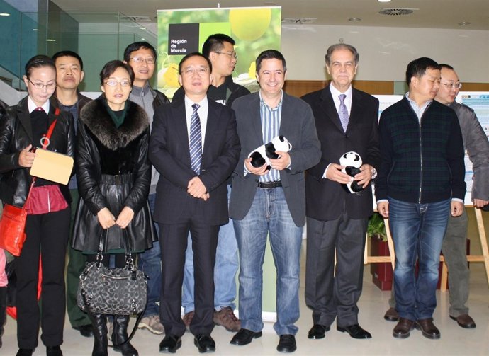 Delegación de diputados y directores generales de la provincia china de Sichuan