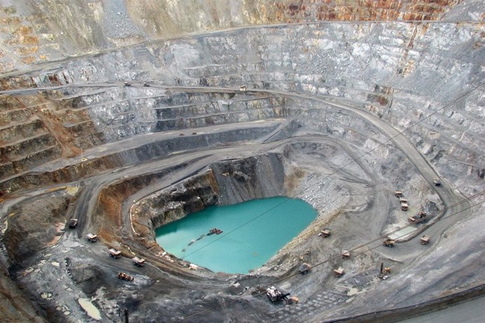 Mina a cielo abierto.