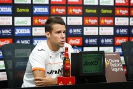 Bernat, jugador del Valencia en rueda de prensa