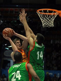 Jutin Doellman, en el Cajasol-Valencia Basket