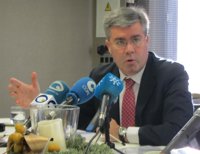 El alcalde subraya su "amistad" con posibles candidatos de PP-A a Junta y sopesa seguir de cabeza de lista en 2015