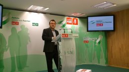 Miguel angel heredia en rueda de prensa PSOE-A coordinador interparlamentria