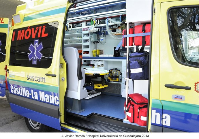 UVI movil, ambulancia, transporte sanitario, SESCAM     