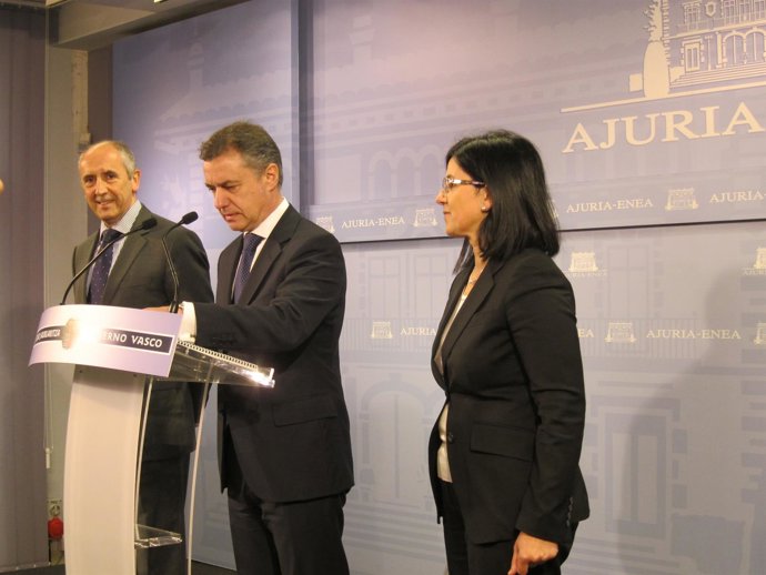Josu erkoreka, iñigo urkullu e izaskun landaida presentan en plan de igualdad