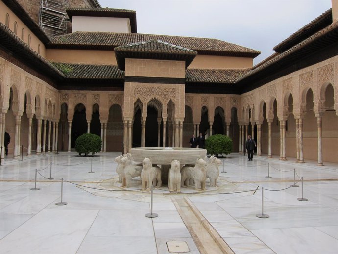 Patio de los Leones de la Alhambra
