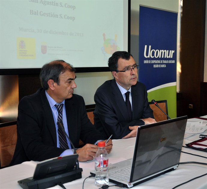 El presidente de Ucomur, Juan Antonio Pedreño con el consejero Ballesta