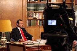 Bauzá ante las cámaras por el discurso institucional de 2013