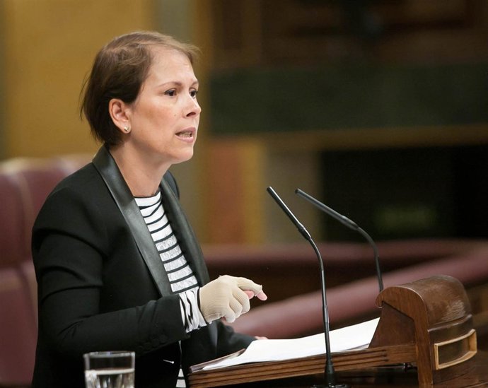 Uxue Barkos, diputada de Geroa Bai, en el hemiciclo