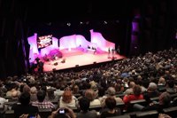 Expectación, nervios y alegría protagonizan la primera 'Grossa de Cap d'Any' en el TNC