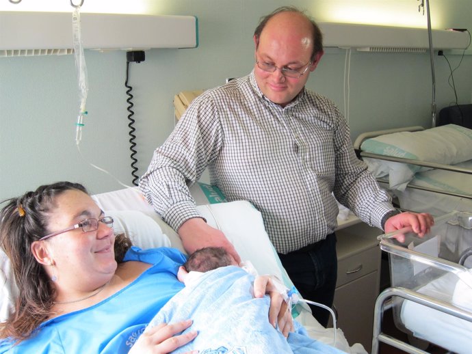 El primer bebé aragonés de 2014 nace en el Hospital Miguel Servet
