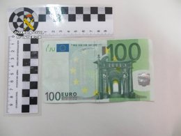 Uno de los billetes falsos intervenidos