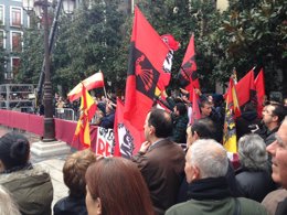 Un grupo de extrema derecha asiste a los actos de la Toma de Granada