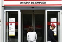 El gasto en prestaciones por desempleo alcanza 2.355 millones en noviembre en España y la cobertura cae al 61,4%
