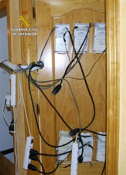 Instalación para defraudar fluido eléctrico