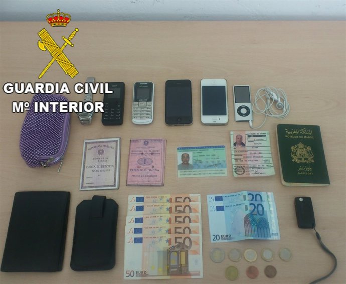Material incautado por la Guardia Civil