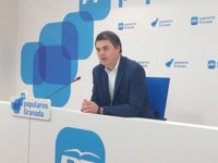 Rojas (PP-A) acusa a Díaz de "cómplice" del supuesto fraude de los ERE y de los sindicatos si el Parlamento no investiga
