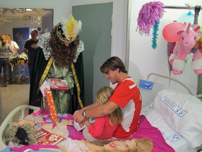 Los Reyes Magos visitan a los niños en La Candelaria