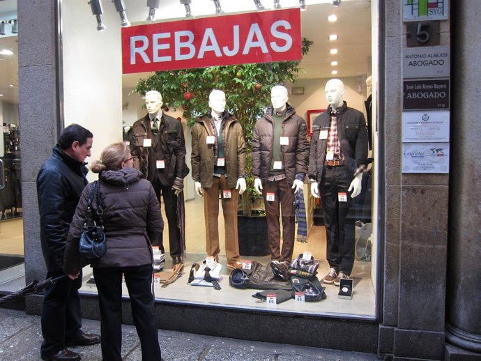 Establecimiento con rebajas en la calle Prior de Salamanca