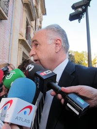 Blasco llega al TSJCV con la "convicción" de no haberse aprovechado "nunca" de su cargo