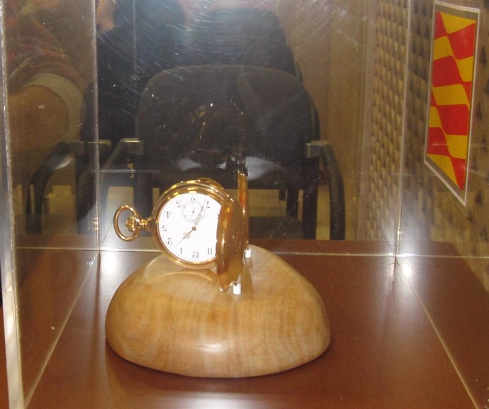 Reloj suizo de bolsillo en oro de 18 quilates adjudicado por subasta pública