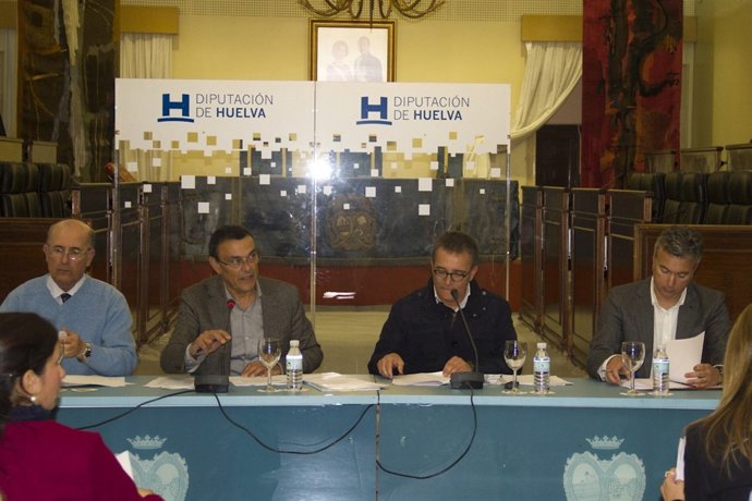 El pleno del Patronato Provincial de Turismo, presidido por Ignacio Caraballo. 