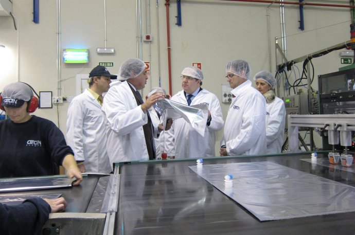Herrera visita la factoría de Aran Europe