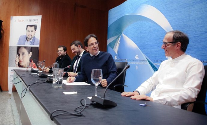 Presentación de 'Roberto Deveraux'