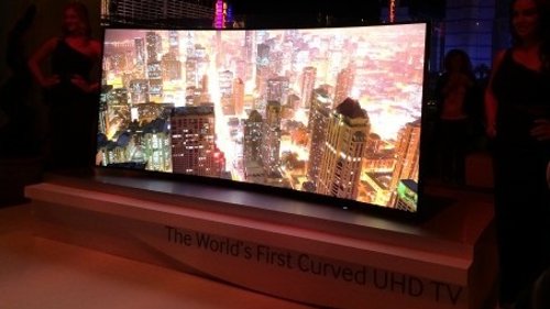 Samsung Bendable TV 105 pulgadas