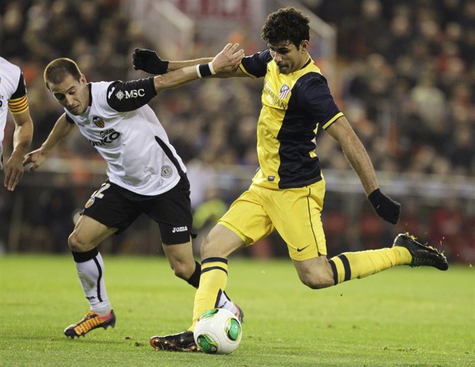 Diego Costa lanza ante el Valencia