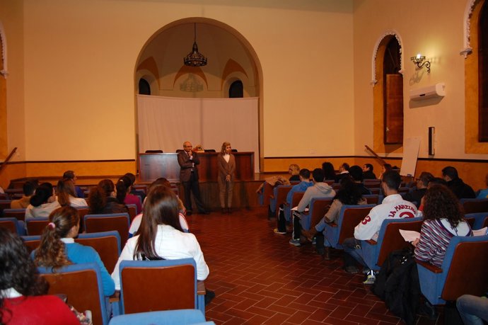 La delegada de Educación, María José Borge, durante la presentación