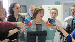 La consejera de Salud en el hospital Vázquez Díaz de Huelva.