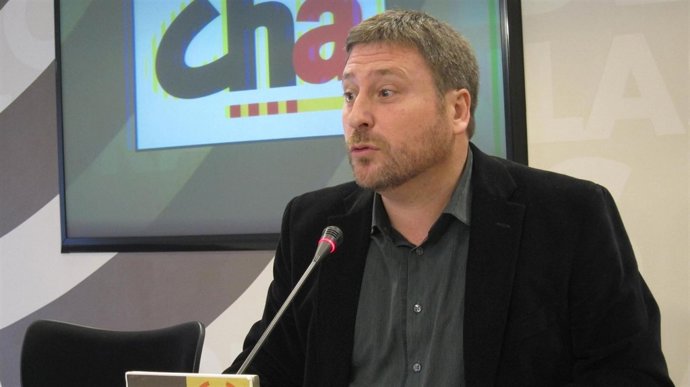 El presidente del grupo de CHA en las Cortes, José Luis Soro