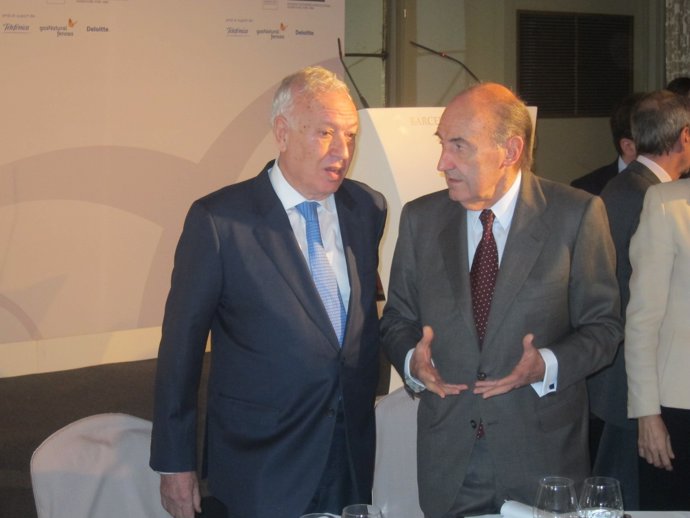 El ministro de Exteriores José Manuel García Margallo y Miquel Roca