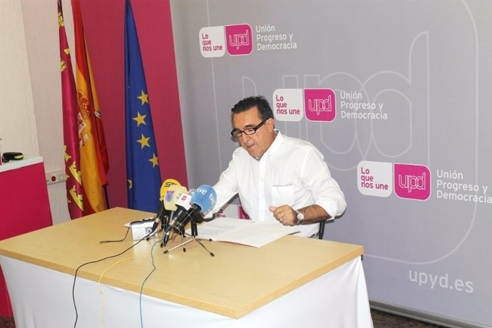 El coordinador regional de UPyD, Rafael Sánchez