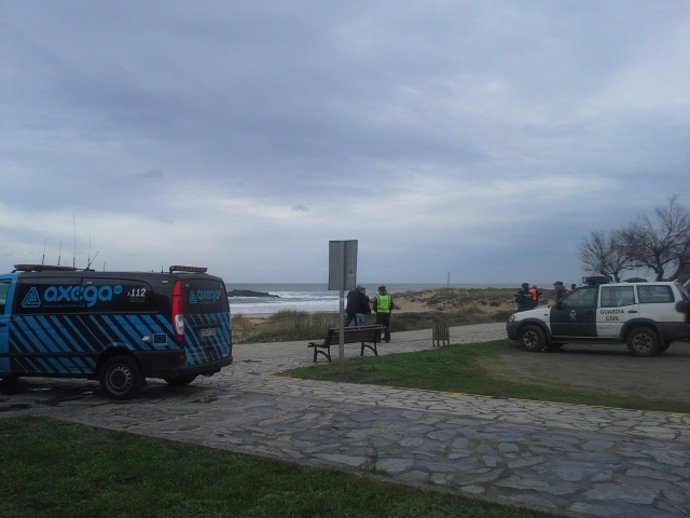 Operativo de búsqueda de desaparecidos arrastrados por el mar en Valdoviño.