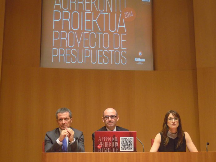 En el centro, Andoni Aldekoa.