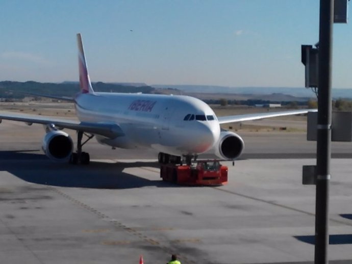 El primer avión de Iberia con la nueva marca