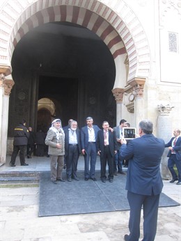 Parte de los opositores sirios en la Mezquita -Catedral de Córdoba