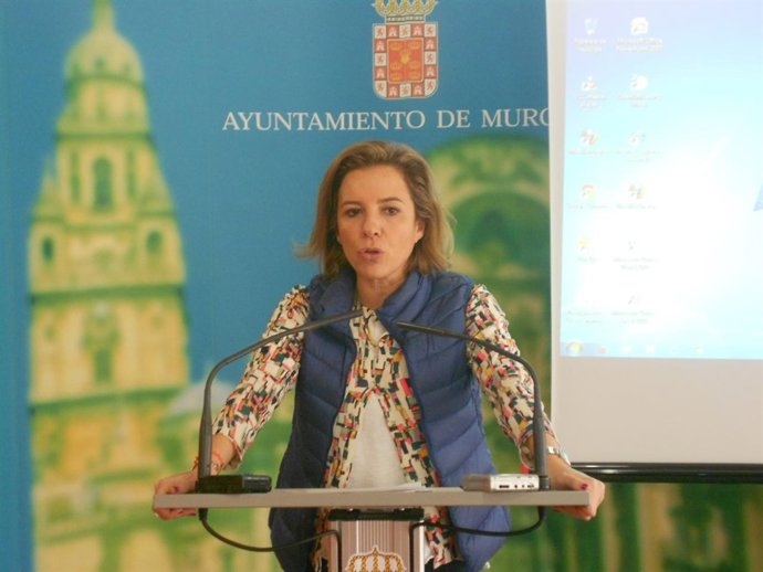 La concejala de Medio Ambiente, Adela Martínez-Cachá