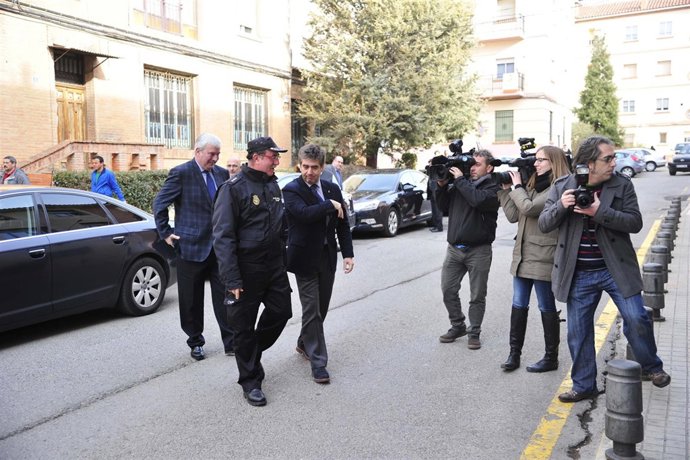 Ignacio Cosidó, a su llegada a la Comisaría de Teruel