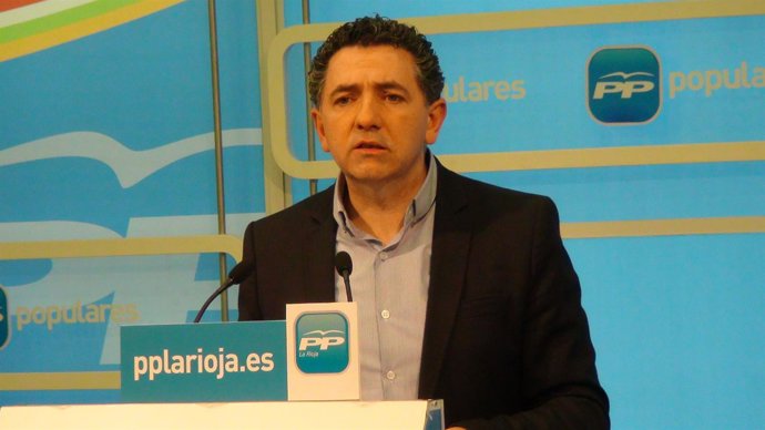 Cuevas en comparecencia de prensa sobre evolución población