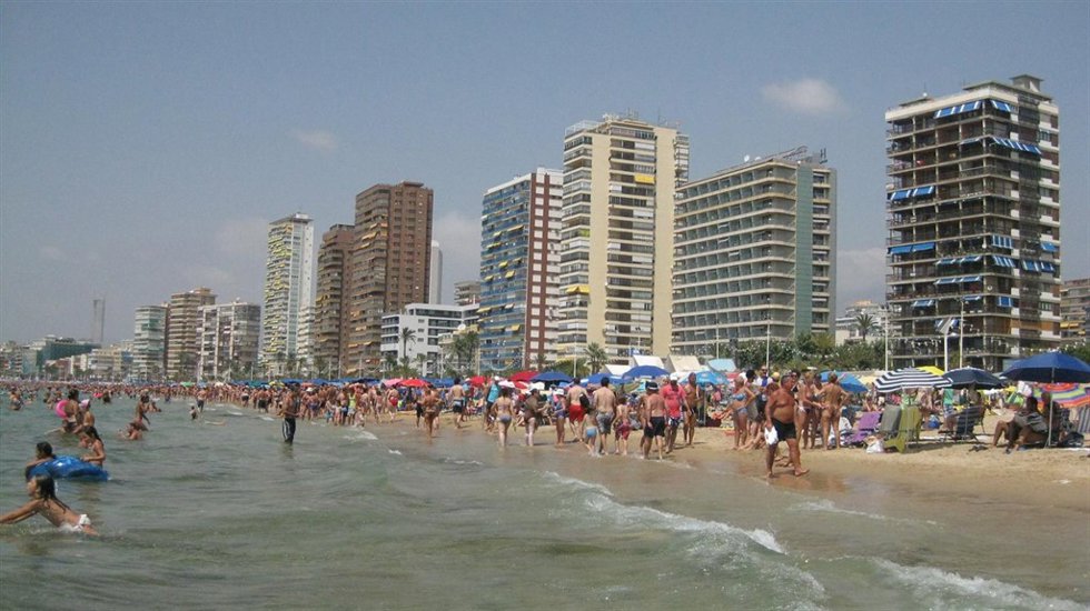 Imágenes de turistas en Benidorm