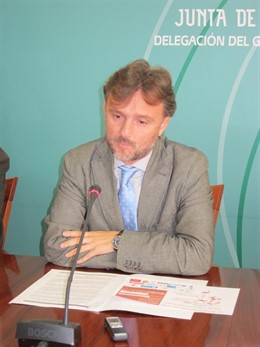 El delegado de la Junta en Huelva, José Fiscal. 