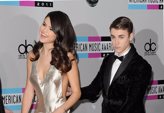  Singers Selena Gomez (L) And Justin Bieber Relacion Oficial  Entre Peleas